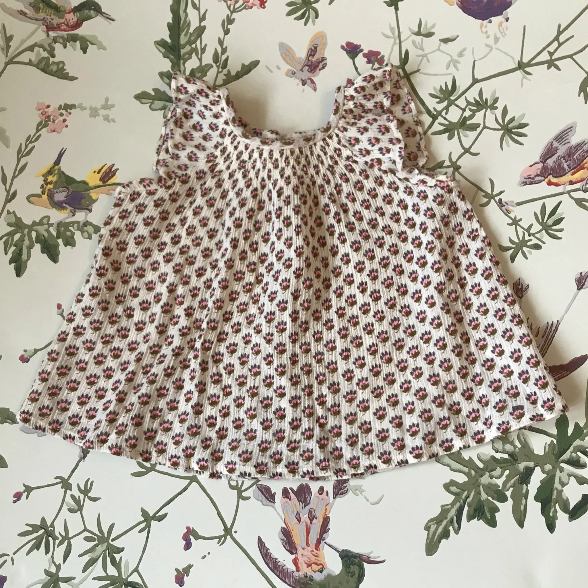 Bonpoint Liberty Print Gauzy Cotton Sleeveless Blouse With Smocking: 6 Months