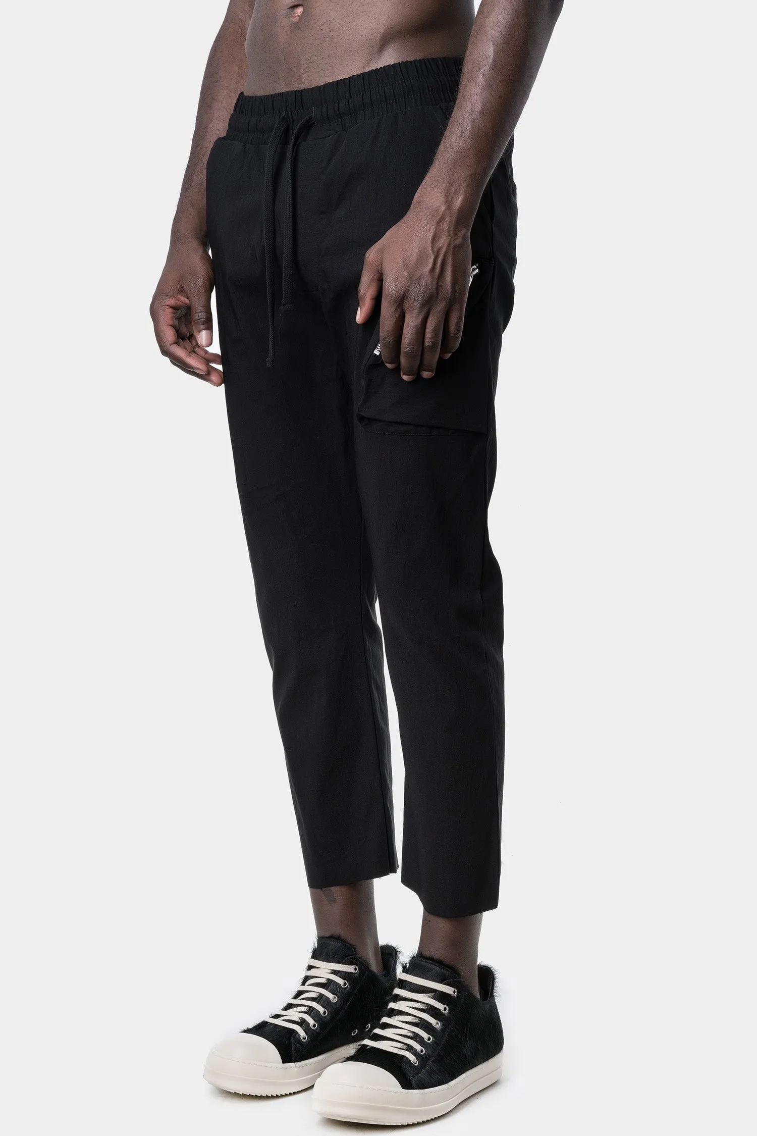 Regular crotch cropped trousers