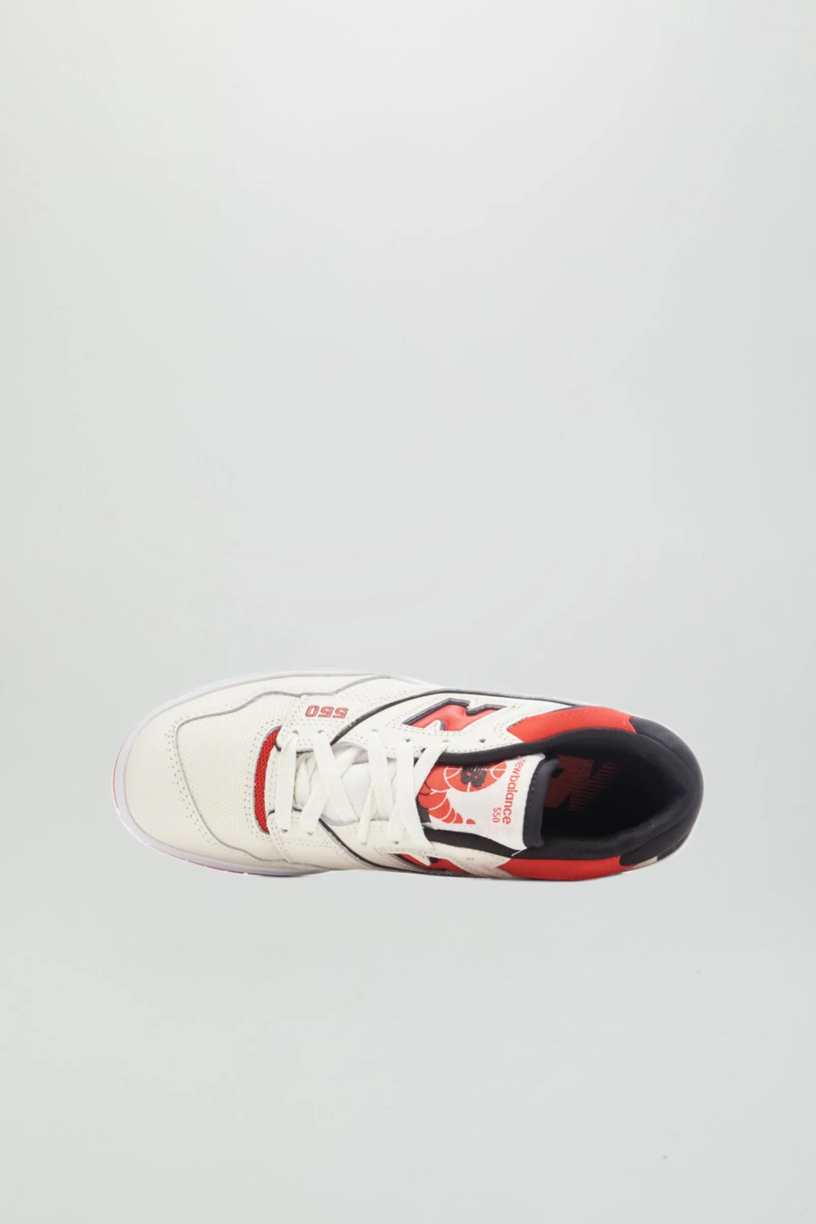 Sneaker 550 Sea Salt con True Red e Black